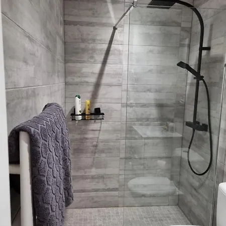 Agreable Maisonnette A Proximite Du Centre-ville * Oyonnax
