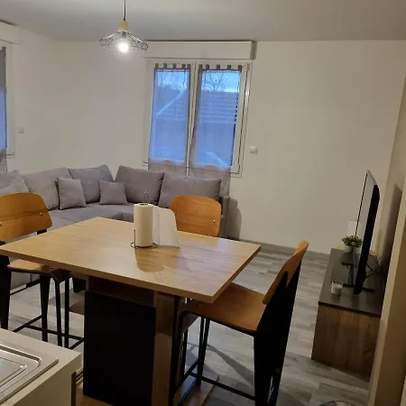 Apartment Agreable Maisonnette A Proximite Du Centre-ville
