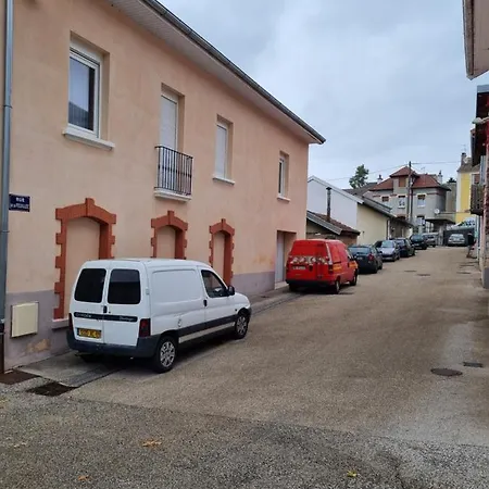 Apartment Agreable Maisonnette A Proximite Du Centre-ville Oyonnax