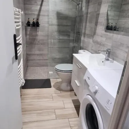 Apartment Agreable Maisonnette A Proximite Du Centre-ville *
